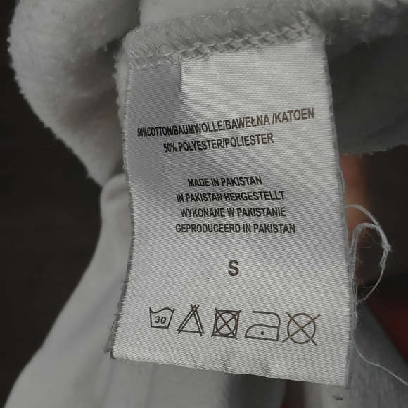 Striped White Red Blue Slightly Cropped Sweater - Picture 7 of 9